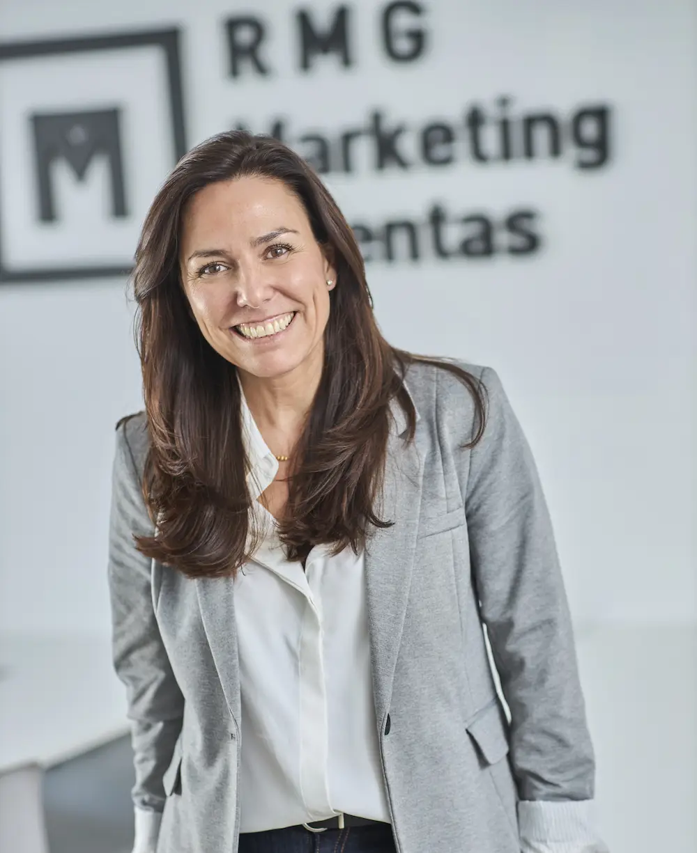 Julia Sáncez, mentora experta en optimización de equipos comerciales